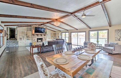 Piney House | Waterfront Hot Springs Home with Private Dock!