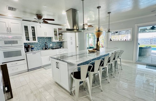 Rainbow Groves House | Waterfront House with Heated Pool, Jacuzzi & Private Dock