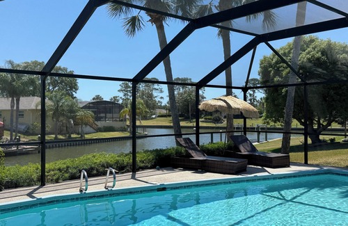 Palm Harbor House | Waterfront-Htd Pool & Spa Dock-Kayak-Beaches- Endless Summer!