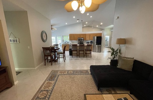 Eight Lakes House | Waterfront, Infinity Pool, BOAT Included in price, Pool Table/Ping Pong, SUPs