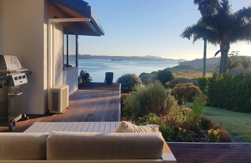Kerikeri House | Waterfront Kerikeri - Treat Yourself!