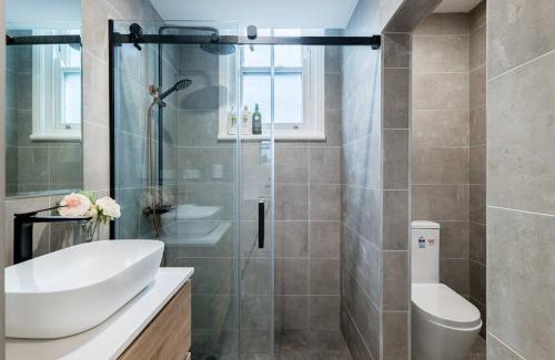 Millers Point Apartment | Waterfront - KING Bed Master @ Rocks Sydney #9A