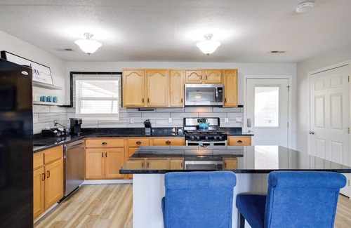 Kingston Apartment | Waterfront Kingston Apartment w/River Access!