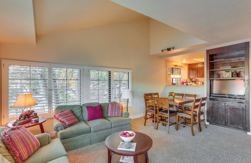 Lake Arrowhead Apartment | Waterfront Lake Arrowhead Townhome w/Balconies!