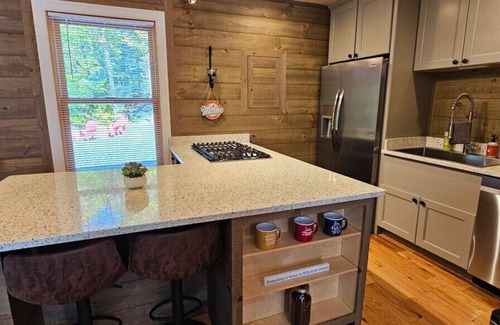 Greenville Cabin | *Waterfront*Lake Access*Snowmobile*ATV