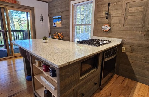 Greenville Cabin | *Waterfront*Lake Access*Snowmobile*ATV