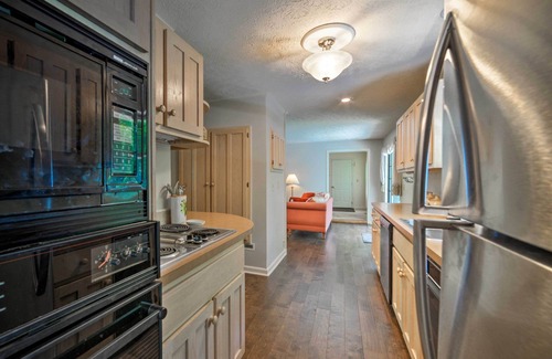 Cadiz House | Waterfront Lake Barkley Home w/Deck & Fire Pit!