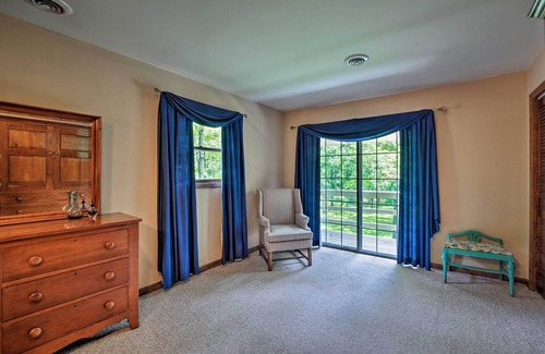Cadiz House | Waterfront Lake Barkley Home w/Deck & Fire Pit!