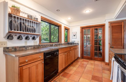Lake Magdalene House | Waterfront Lake Farmhouse - Relax Lakeside with Magical Sunset Views