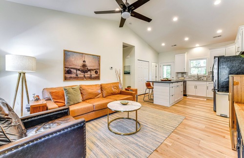 Hickory House | Waterfront Lake Hickory Retreat w/Private Dock!
