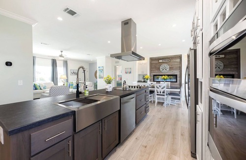 Taylor Creek House | Waterfront Lake House | Lake Access | King Bed
