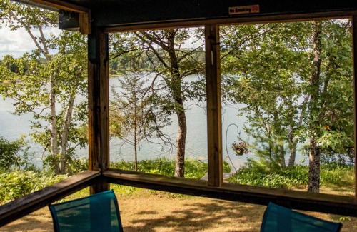 Oxford House | Waterfront lake house with dock, gazebo, kayaks, firepit, & central AC