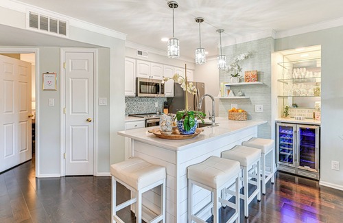 Mount Mourne Condo | Waterfront Lake Norman Retreat w/Pool Access!