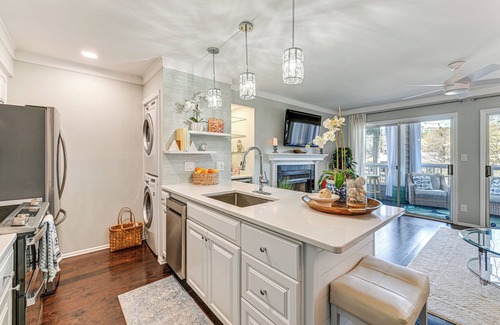 Mount Mourne Condo | Waterfront Lake Norman Retreat w/Pool Access!