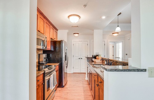Lake Oconee Condo | Waterfront Lake Oconee Condo w/Lake Views!