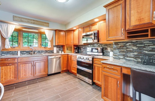 Chippewa Falls House | Waterfront Lake Wissota Retreat: Dock & Deck!