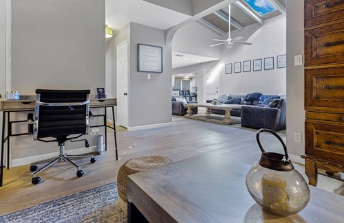 Hendricks and Venice Isles Cottage | Waterfront Las Olas Cottage with Private Dock & Pool