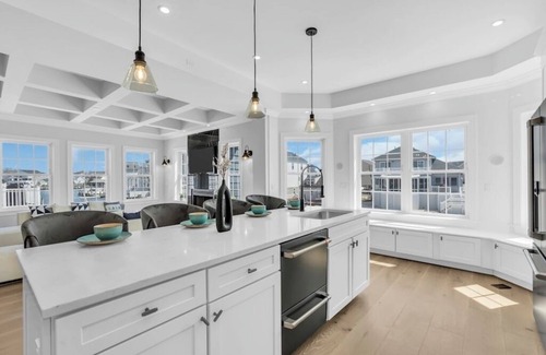 Osbornsville House | Waterfront living in this completely renovated waterfront home!