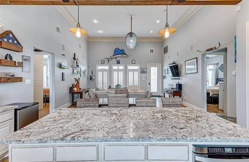 Galveston House | Waterfront living and fishing enthusiasts! Fish and crab from the backyard.