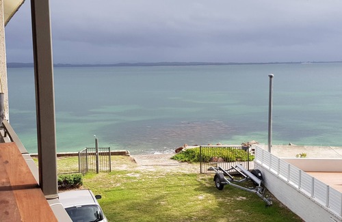 Port Stephens Council Apartment | Waterfront location - 2 bed renovated apartment in Corlette, Port Stephens