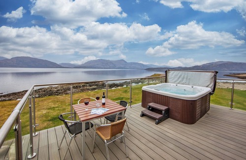 Kentallen Cottage | Waterfront Lodge 8 with Hot Tub