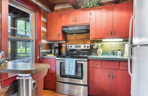 Baileys Harbor Cabin | Waterfront Log Cabin on Kangaroo Lake, Dog Friendly