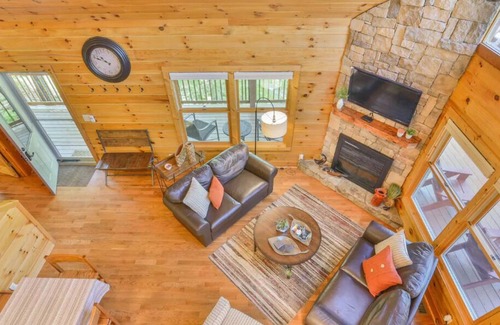 Butler Cabin | Waterfront Luxury at Watauga Lake!
