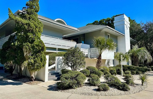 Debordieu Colony House | Waterfront Luxury Home w 5 bd-5.5 bath, private pool situated on 1 acre property