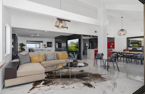 Bellara Apartment | Waterfront Luxury Penthouse Apartment