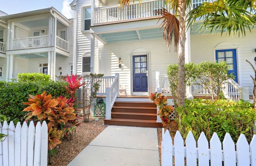Marathon House | Waterfront luxury Villa (15) with spectacular sunset views and boat slip