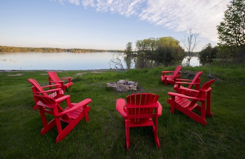 Rideau Lakes Cottage | Waterfront Marina Cottage - 6 beds, private, firepit, no cleaning fee