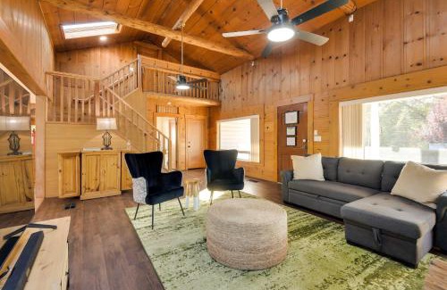 Mariposa House | Waterfront Mariposa Vacation Rental with Hot Tub