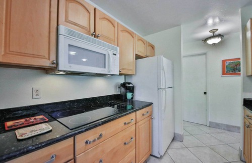 Matlacha Condo | Waterfront Matlacha Condo w/Patio + Pool Access!