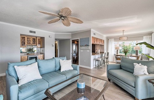 Laurel Condo | Waterfront Nokomis Condo < Half Mile to Beach!