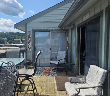 Lake Ozark Apartment | Waterfront Oasis Condo with Gorgeous Deck Views