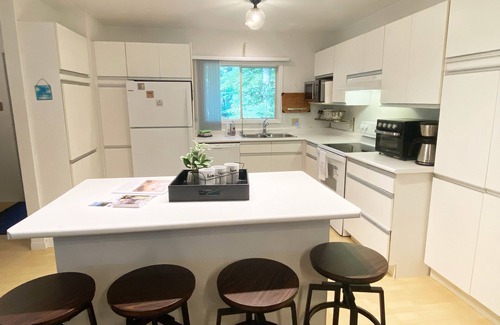 Bracebridge Cottage | Waterfront Oasis | Kayaks/Canoe | Free Ont Parks Pass | Firepit | Muskoka Room