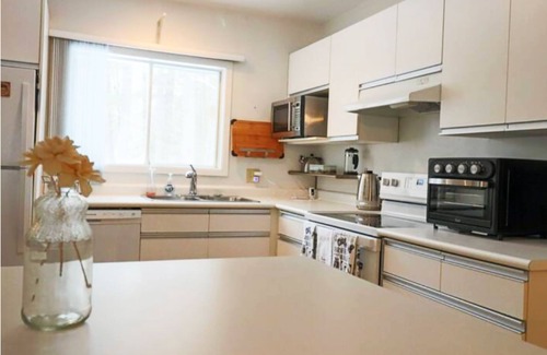 Bracebridge Cottage | Waterfront Oasis | Kayaks/Canoe | Free Ont Parks Pass | Firepit | Muskoka Room