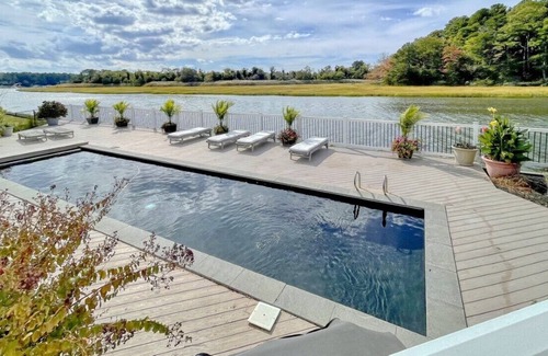 North Shores House | Waterfront Oasis in North Shores!