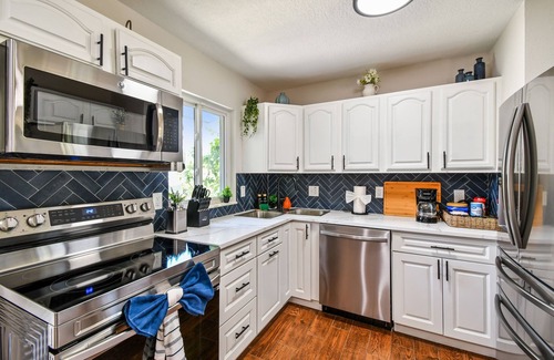 Bay Crest Park House | Waterfront Oasis with Kayaks, Dock and Boat Lift