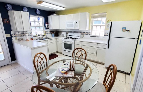 Spanish Wells House | Waterfront - Ocean & Harbour views - 3 Bed/2 Bath