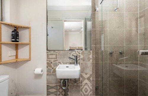 Anna Bay House | Waterfront Ocean Cottage