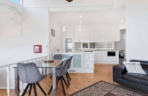 Lilli Pilli House | Waterfront, Pet-Friendly,WiFi | Oceanfront Beauty
