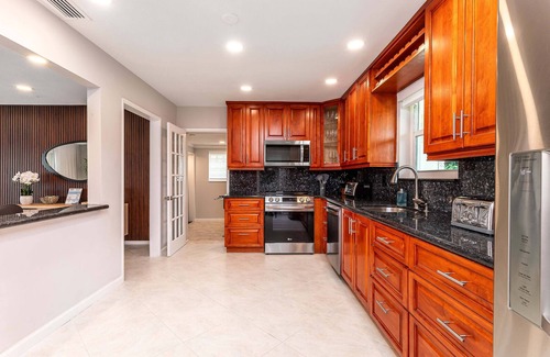 Highland Lakes House | Waterfront, Pool, & Amazing Location - WOW!