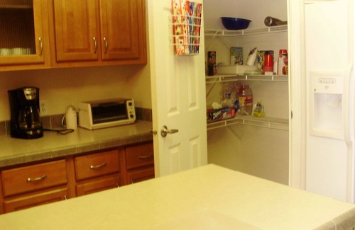 Mohave Valley House | WATERFRONT,PRIVATE BOAT RAMP ,SANDY BEACH GATED COMMUNITY, 3 BEDROOM & 2 BATH