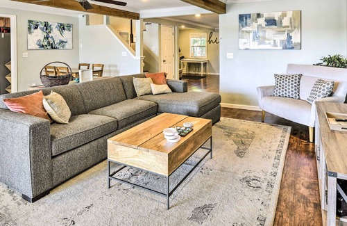 Wright House | Waterfront Retreat w/ Dock < 3 Mi to Beach!