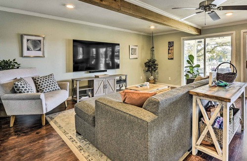 Wright House | Waterfront Retreat w/ Dock < 3 Mi to Beach!