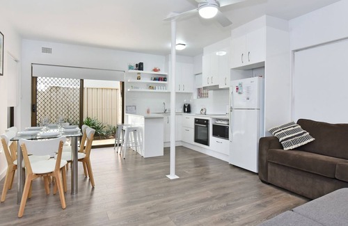 Corlette Apartment | Waterfront Reflections
