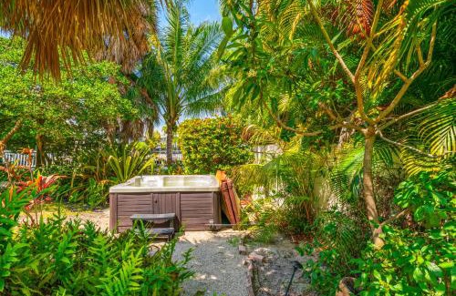 Oakland Park House | Waterfront Retreat: 7BR Villa with Pool Jacuzzi