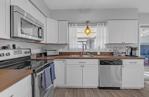 Inverness House | Waterfront Retreat W/Canal Access 3 Bedroom Home