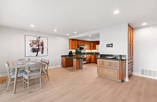 Santa Ana Apartment | Waterfront Retreat With Stunning Views Modern Co